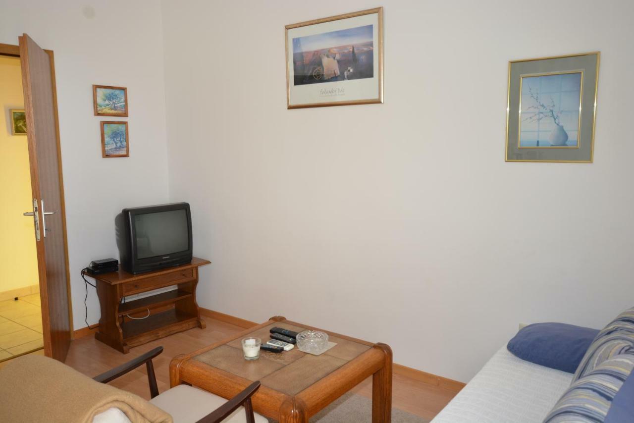 Apartment Durdica Kornić Kültér fotó