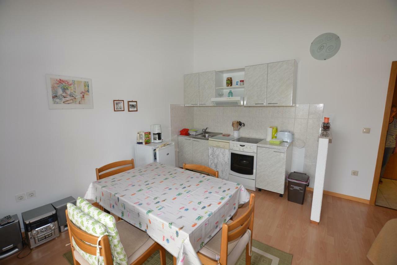 Apartment Durdica Kornić Kültér fotó